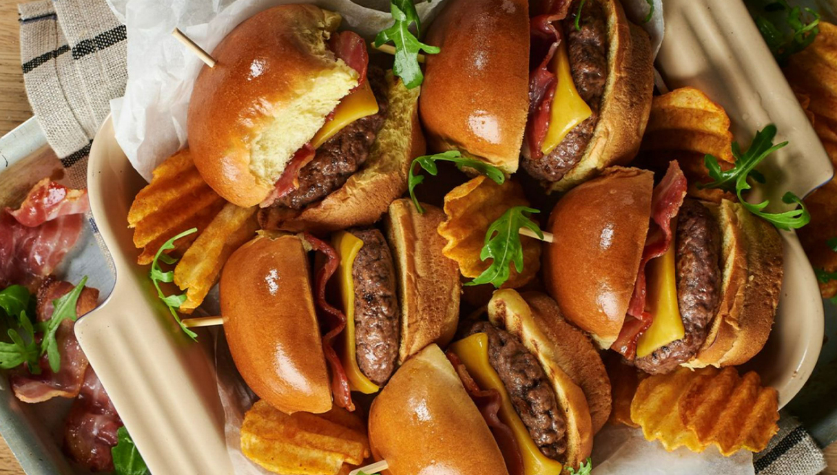 Mini hamburguesa con queso y tocino