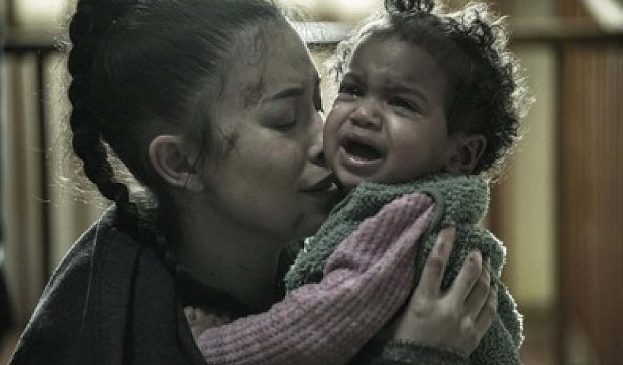 Rosita despidiéndose de su bebé, Coco